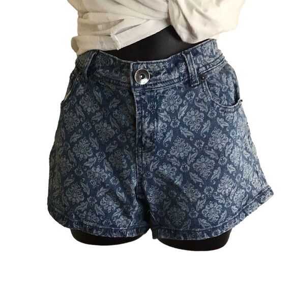 OLD NAVY SHORTS Size 6 - Picture 1 of 6